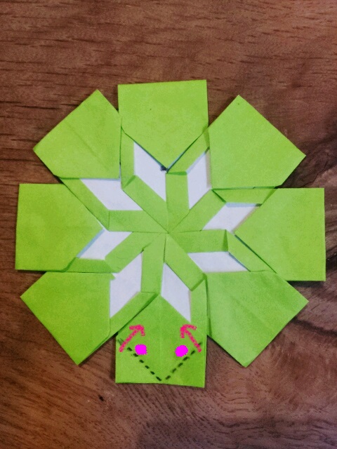 意外に簡単 ダイヤモンドの折り方 ひかりとり紙 トランスパレントスター 折り紙 うっとりがみ公式サイト